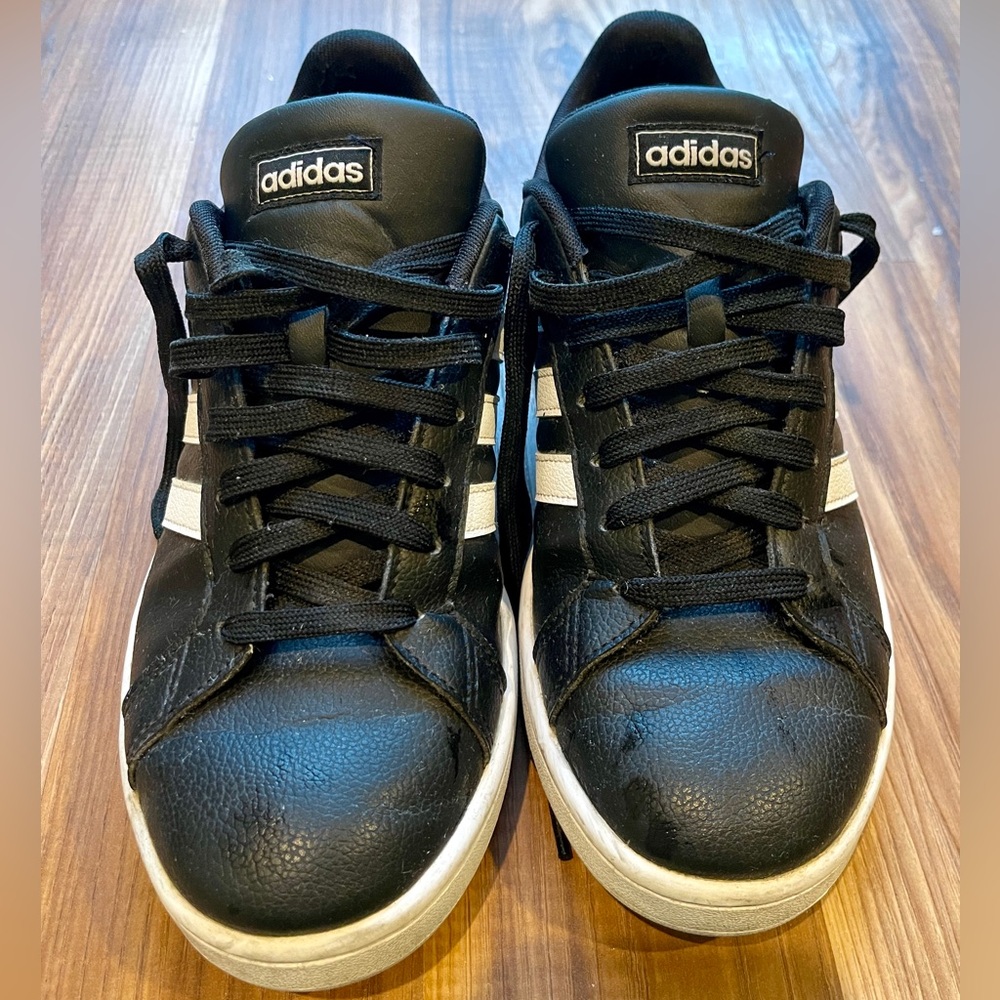 Adidas Sneakers